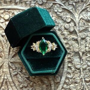 Vintage style ring size 7